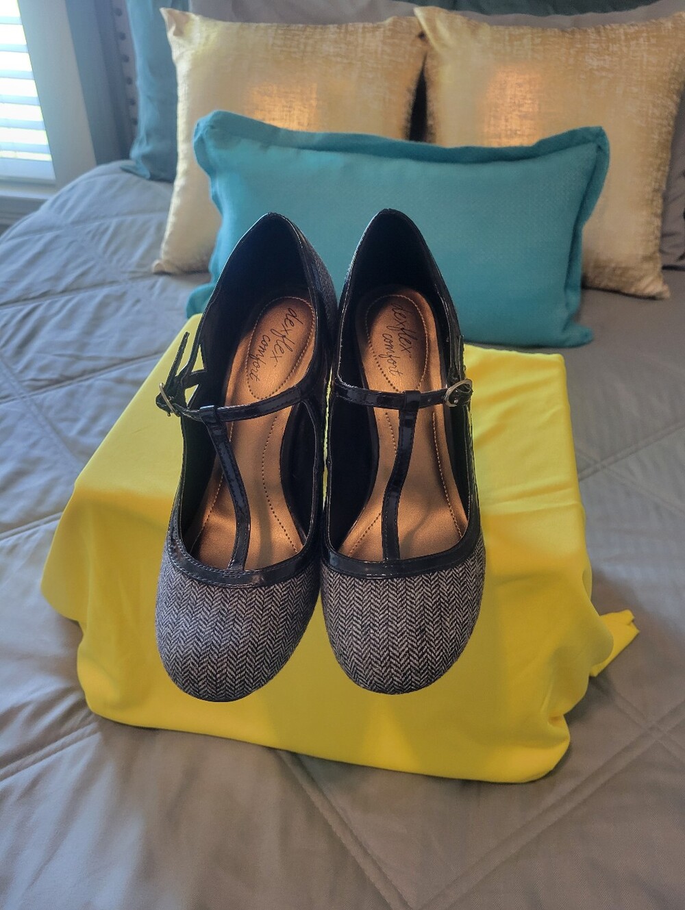 Mary Janes T-Strap Herringbone Women’s Pumps - Black Gray